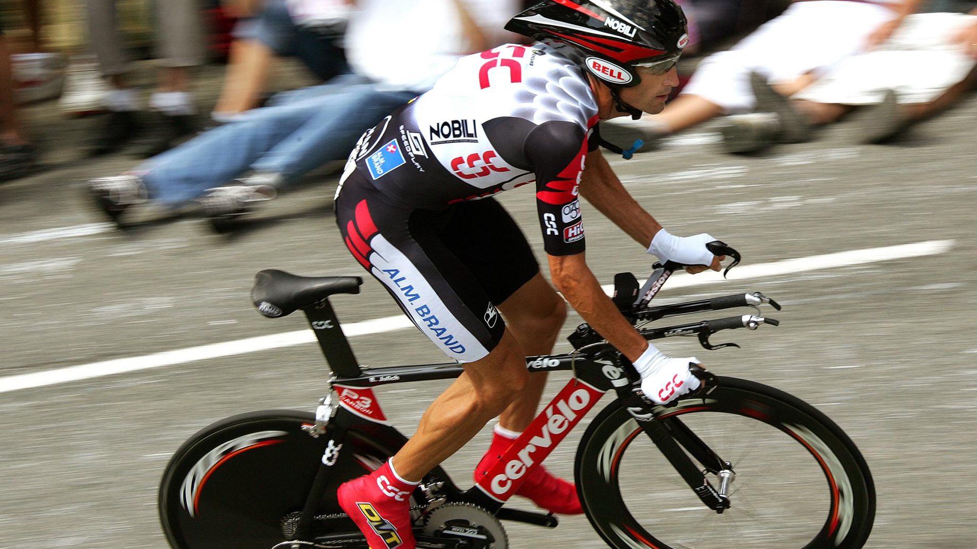 足球俱乐部运营策略